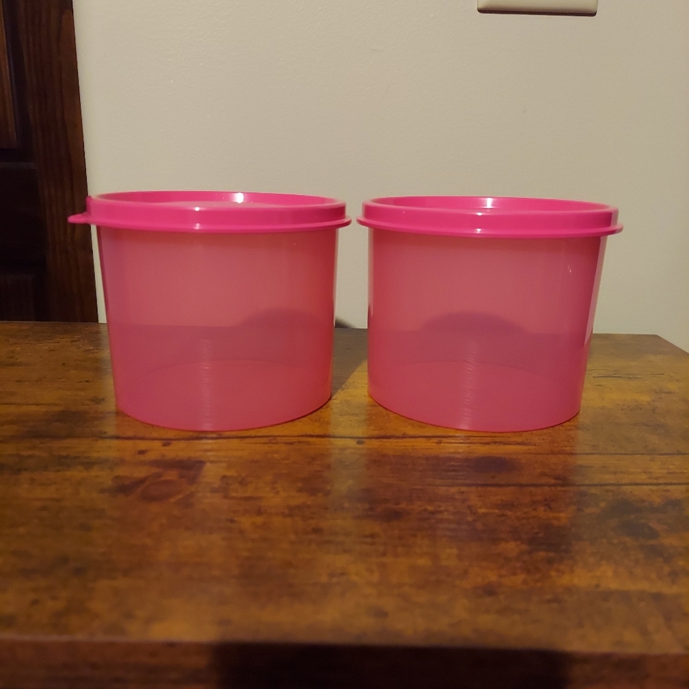 New Tupperware Bundle - Picture 2 of 6